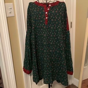EUC Oneine green & red floral lightweight hi-lo long-sleeve tunic snug size 5XL